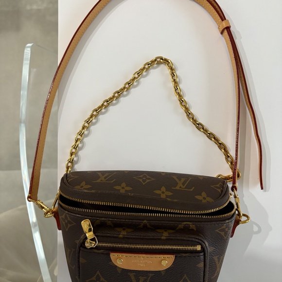 Authentic Louis Vuitton Mini Bumbag - Picture 2 of 10